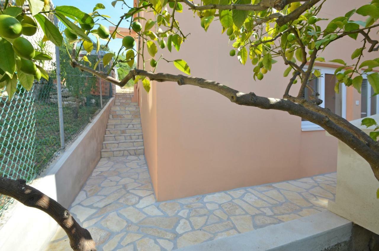 Apartments Daniela Zavalatica Exterior photo